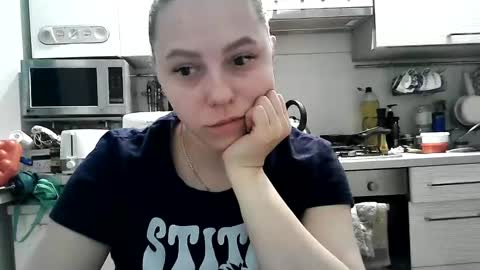 Snapshot of dorrie_ann chatting on February 25, 2025, 7:03 pm Dorrie Ann online show from February 25, 2025, 7:03 pm