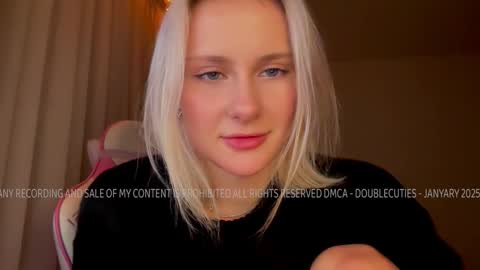 Snapshot of doublecuties chatting on January 10, 2025, 8:04 pm Lana  Eva  dont forget to give us a thumb up online show from January 10, 2025, 8:04 pm