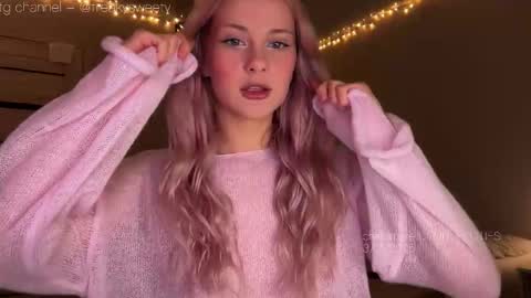 Lana  Eva  dont forget to give us a thumb up online show from November 4, 2025, 12:59 pm