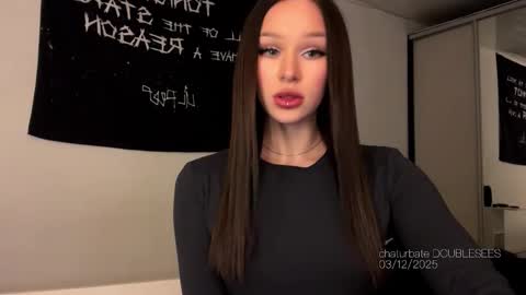 MOLLYYYY dont forget to give me a thumb up online show from December 3, 2025, 2:59 pm