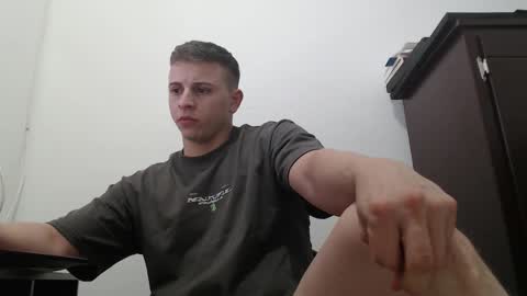Snapshot of draco_boy2000 chatting on September 18, 2025, 9:17 pm draco_boy2000 online show from September 18, 2025, 9:17 pm