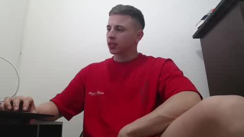 Snapshot of draco_boy2000 chatting on September 29, 2025, 9:08 pm draco_boy2000 online show from September 29, 2025, 9:08 pm