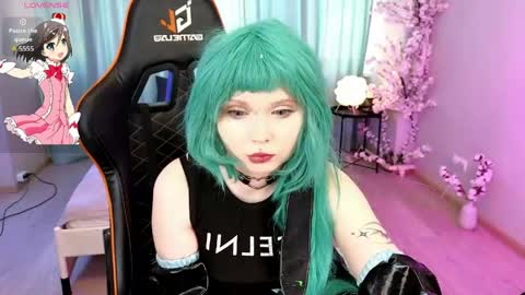 Draculaura online show from May 17, 2026, 10:22 am