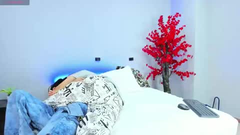 Snapshot of drake_and_zara chatting on February 18, 2026, 12:01 pm Drake and Zara online show from February 18, 2026, 12:01 pm