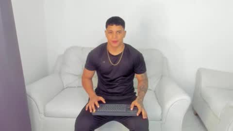 Snapshot of drakesmith01 chatting on September 13, 2025, 12:16 pm Drake Smith online show from September 13, 2025, 12:16 pm