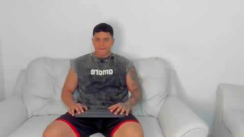 Snapshot of drakesmith01 chatting on September 18, 2025, 12:29 pm Drake Smith online show from September 18, 2025, 12:29 pm