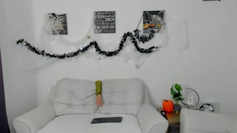 Snapshot of drakesmith01 chatting on November 1, 2025, 12:45 am Drake Smith online show from November 1, 2025, 12:45 am