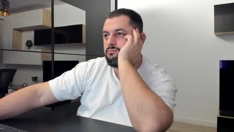 Draven A online show from February 1, 2025, 7:44 pm