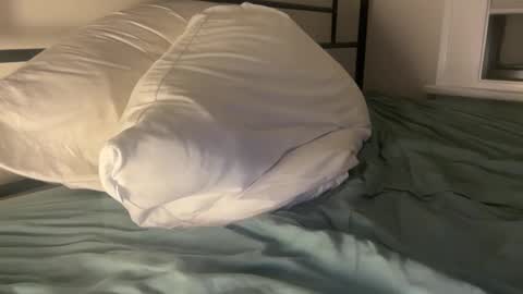 Snapshot of dre0000000 chatting on October 17, 2025, 8:17 am dre0000000 online show from October 17, 2025, 8:17 am