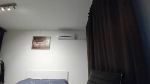 Johnny online show from November 19, 2025, 2:39 pm