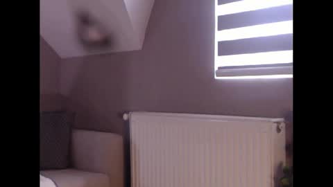 A girl online show from January 7, 2025, 10:22 am