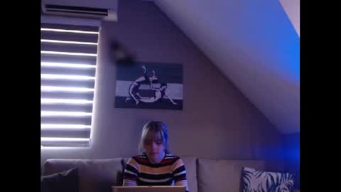 A girl online show from February 11, 2025, 11:21 am