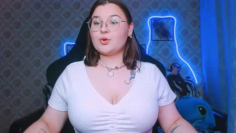 dreamforyoue2 online show from September 23, 2025, 7:17 pm