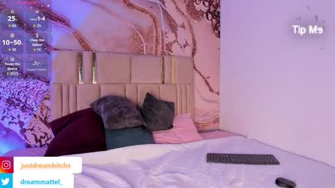 Dream Matell online show from October 25, 2025, 4:09 am