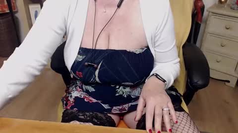 dreammilfi online show from February 4, 2025, 8:24 am