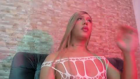 Snapshot of dreams_chloe chatting on June 23, 2026, 6:11 am dreams_chloe online show from June 23, 2026, 6:11 am