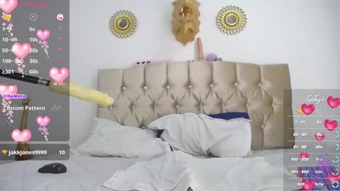 Sophia online show from December 6, 2024, 6:06 pm