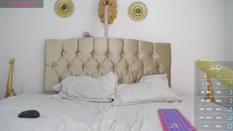 Sophia online show from March 2, 2025, 7:34 pm