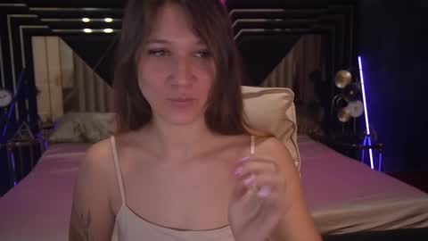 Snapshot of dreamylinaaa chatting on December 4, 2024, 7:39 am Lina online show from December 4, 2024, 7:39 am