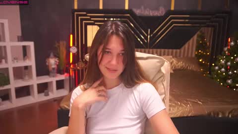 Snapshot of dreamylinaaa chatting on December 9, 2024, 10:32 am Lina online show from December 9, 2024, 10:32 am