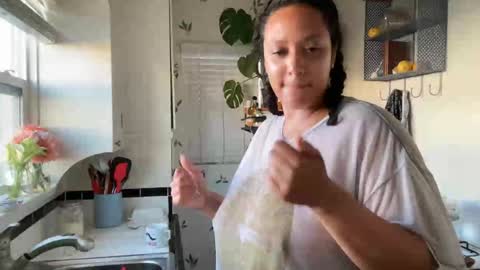 RIRI OR DREAMY online show from January 18, 2025, 4:31 pm