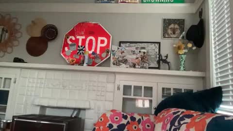 RIRI OR DREAMY online show from April 16, 2026, 2:01 am