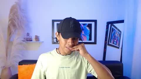 Snapshot of dreyk20 chatting on September 19, 2025, 2:51 pm Dreyk online show from September 19, 2025, 2:51 pm