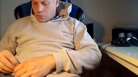 Snapshot of drijn3 chatting on September 24, 2025, 4:10 pm drijn3 online show from September 24, 2025, 4:10 pm