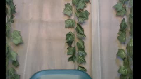 Snapshot of dripqueenx chatting on September 30, 2025, 12:32 pm linda online show from September 30, 2025, 12:32 pm