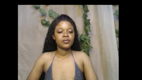 Snapshot of dripqueenx chatting on October 17, 2025, 1:20 am linda online show from October 17, 2025, 1:20 am