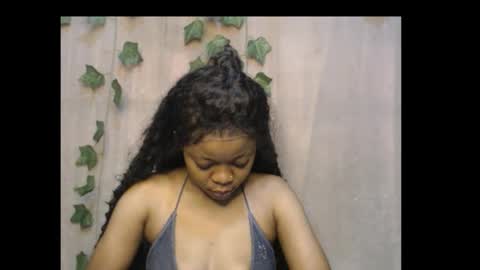 Snapshot of dripqueenx chatting on October 19, 2025, 10:05 am linda online show from October 19, 2025, 10:05 am