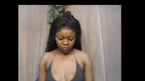 Snapshot of dripqueenx chatting on November 2, 2025, 10:23 pm linda online show from November 2, 2025, 10:23 pm