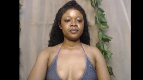 Snapshot of dripqueenx chatting on November 29, 2025, 12:02 am linda online show from November 29, 2025, 12:02 am