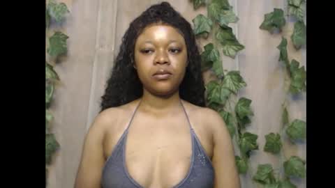 Snapshot of dripqueenx chatting on December 1, 2025, 11:04 am linda online show from December 1, 2025, 11:04 am