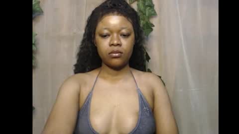 Snapshot of dripqueenx chatting on December 4, 2025, 8:45 am linda online show from December 4, 2025, 8:45 am