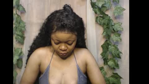 Snapshot of dripqueenx chatting on December 16, 2025, 2:00 pm linda online show from December 16, 2025, 2:00 pm