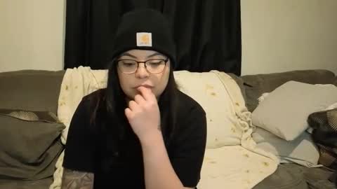 Drizzypeach602 online show from February 1, 2026, 4:22 am