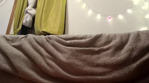 Snapshot of droc1824 chatting on December 3, 2024, 8:16 am droc1824 online show from December 3, 2024, 8:16 am