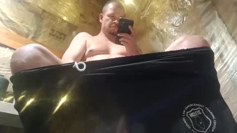 Snapshot of droc1824 chatting on September 21, 2025, 6:15 am droc1824 online show from September 21, 2025, 6:15 am