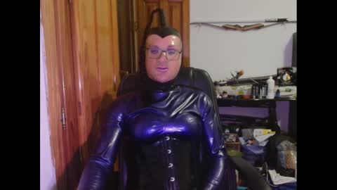 Snapshot of drone1397 chatting on December 5, 2024, 11:40 pm Drone1397 online show from December 5, 2024, 11:40 pm