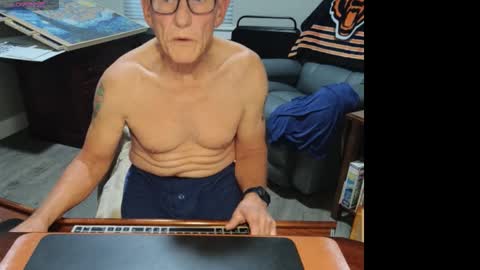 Snapshot of dubl55nikl chatting on October 27, 2025, 2:32 pm DublNikl online show from October 27, 2025, 2:32 pm