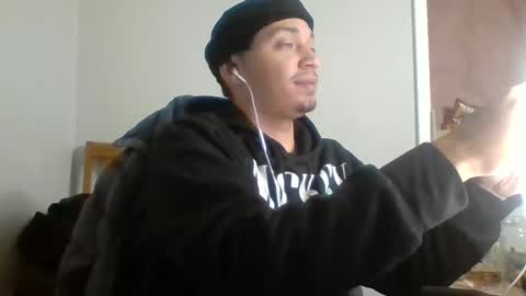 dubz07 online show from December 8, 2024, 2:09 pm