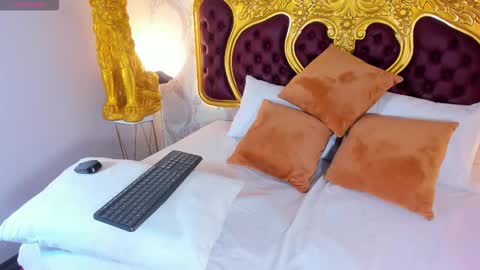 Lucy online show from December 17, 2025, 10:38 pm