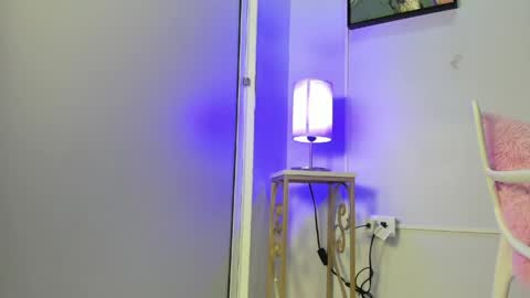 dulce__fiore07 online show from April 16, 2026, 12:06 pm