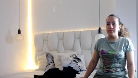 dulce__lovee online show from September 27, 2025, 11:48 am