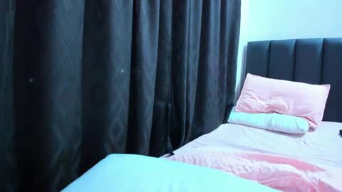 Snapshot of dulce_acosta chatting on February 12, 2025, 1:19 am Dulce online show from February 12, 2025, 1:19 am