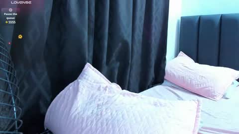 Snapshot of dulce_acosta chatting on February 15, 2025, 12:04 am Dulce online show from February 15, 2025, 12:04 am