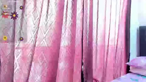 Snapshot of dulce_acosta chatting on February 19, 2025, 4:33 pm Dulce online show from February 19, 2025, 4:33 pm