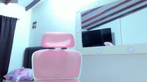 Snapshot of dulce_acosta chatting on February 23, 2025, 1:24 am Dulce online show from February 23, 2025, 1:24 am