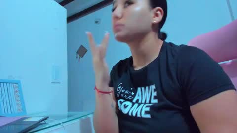 Snapshot of dulce_acosta chatting on March 4, 2025, 12:33 pm Dulce online show from March 4, 2025, 12:33 pm